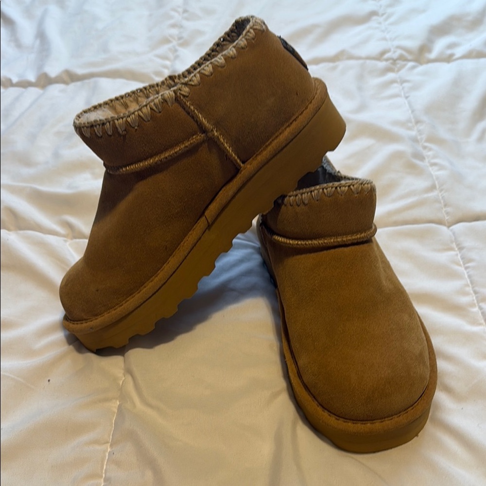 Bearpaw women’s size 9